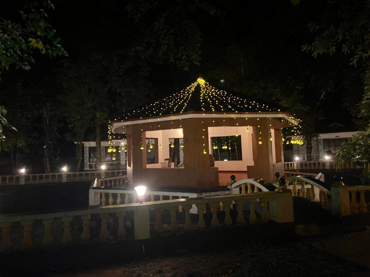 Surya Eco And Wedding Resort Thrissur Eksteriør billede