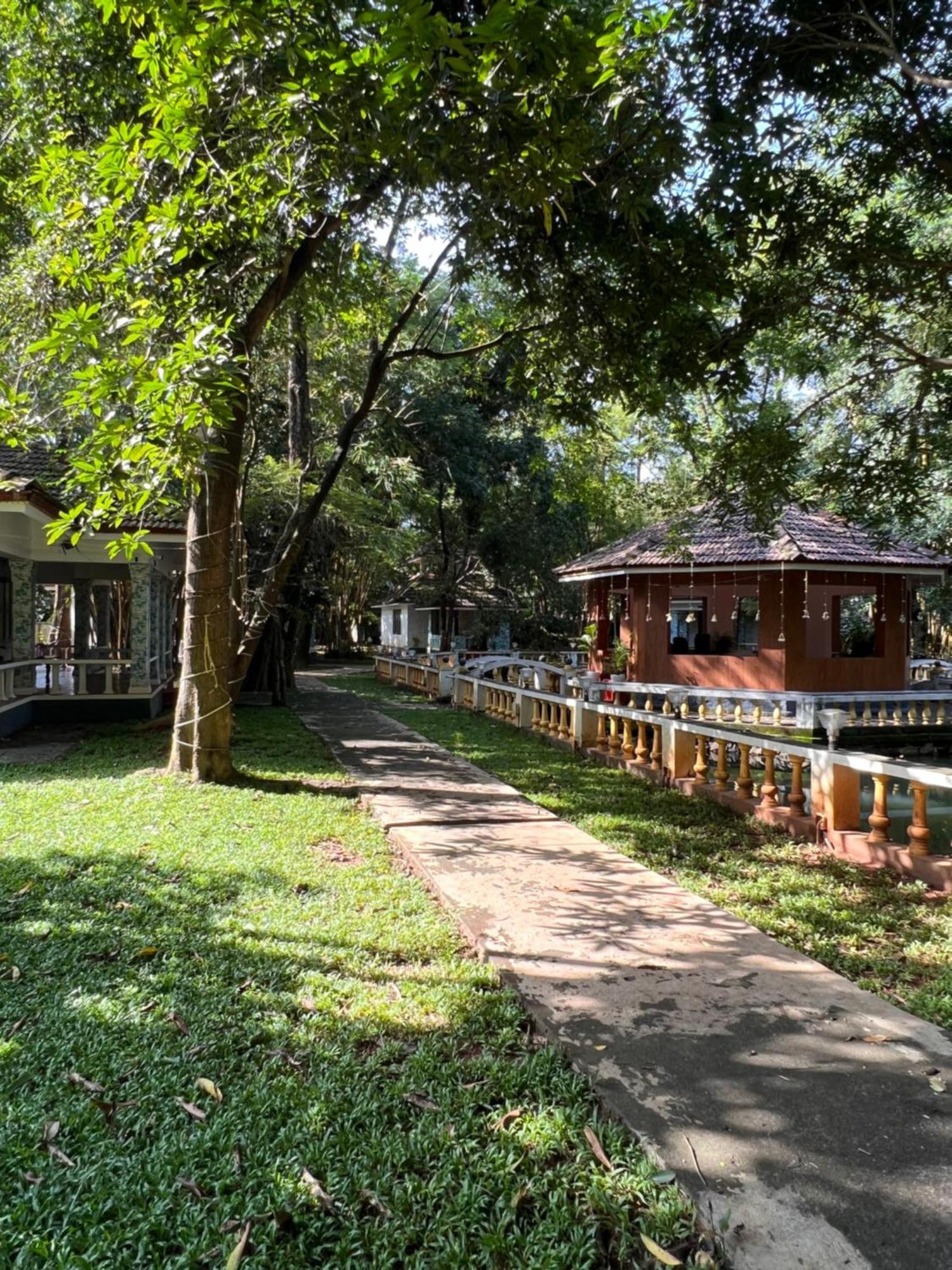 Surya Eco And Wedding Resort Thrissur Eksteriør billede