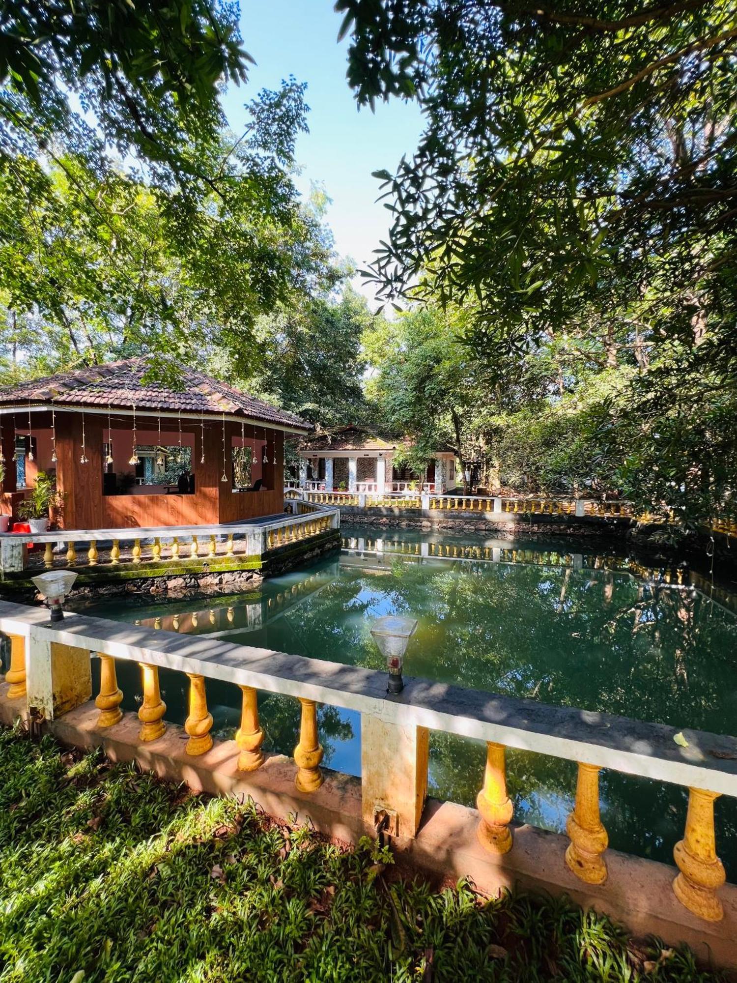 Surya Eco And Wedding Resort Thrissur Eksteriør billede